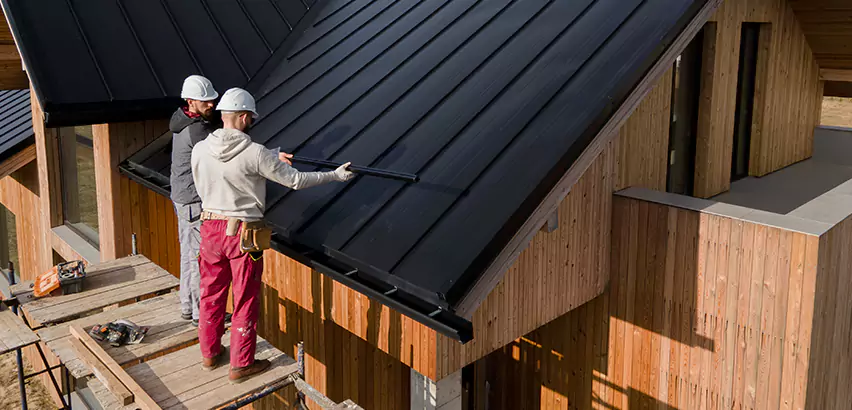 Metal Roof Maintenance in Puyallup