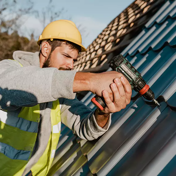 Why Puyallup Property Owners Choose Puyallup Roofing Services for Metal Roof Replacement?