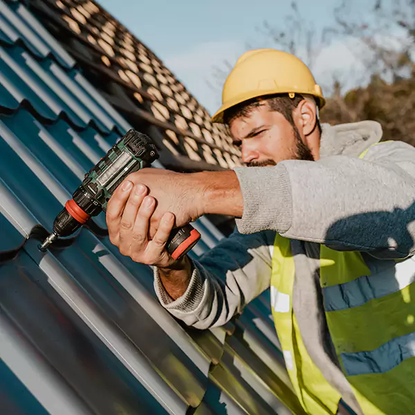 Why Puyallup Homeowners Choose Puyallup Roofing Services for Steel Roof Repair Service?